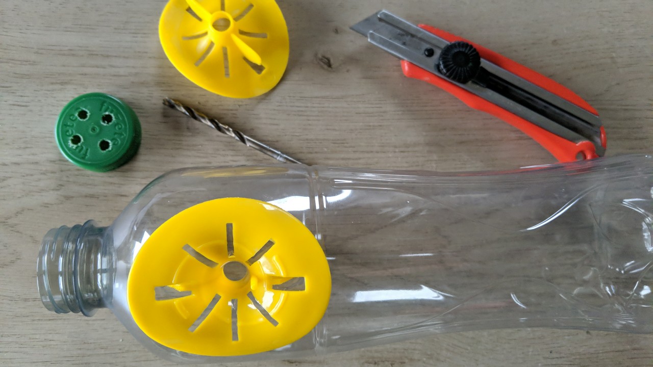 Piège bouteille avec cône latéral.